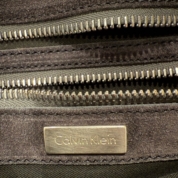 Elegant Suede Tote Bag - Picture 5 of 5